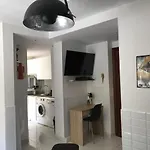 A 100 Metres De La Et De La Croisette Apartamento *