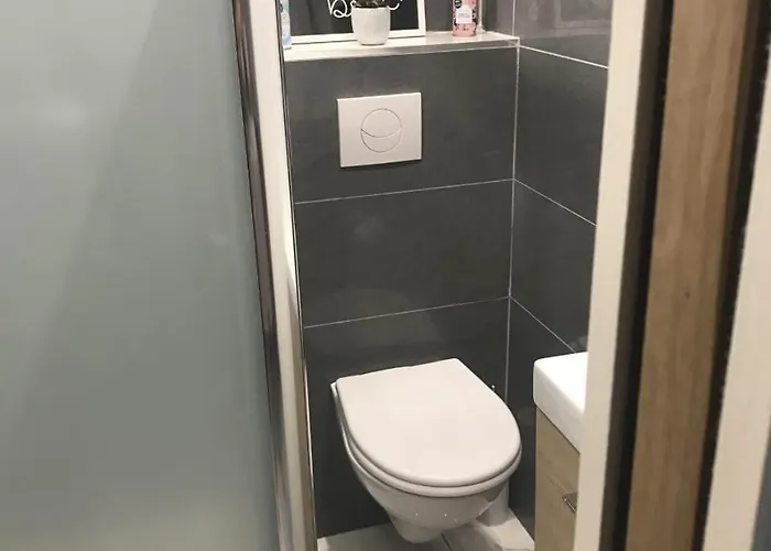 A 100 Metres De La Et De La Croisette *