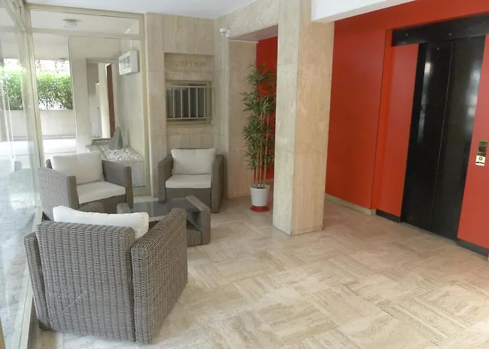 A 100 Metres De La Et De La Croisette Apartament *