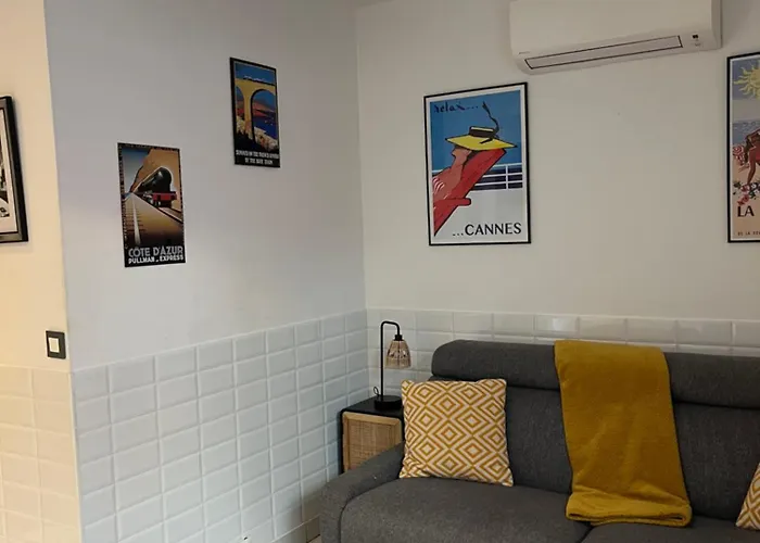 A 100 Metres De La Et De La Croisette Apartament